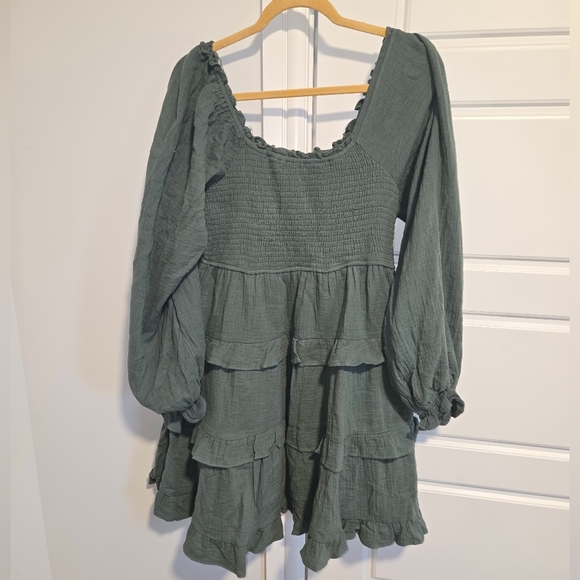 &merci green flowy dress - Picture 3 of 3